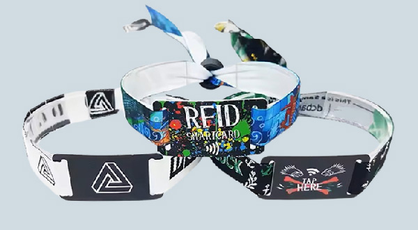 Silicone wristbands are identification and commemorative crafts made mainly of silicone dioxide