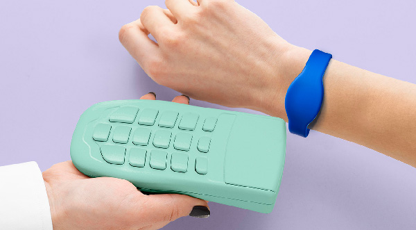 Briefly describe the composition and working principle of RFID