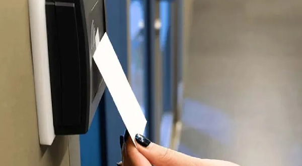 RFID in the Retail Industry: Improving Inventory Management and Shopping Experience