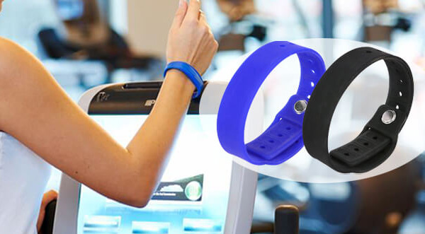 The Application and Development of RFID Wristbands in Resorts