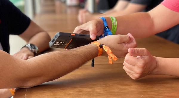 Why choose wooden materials to make IC cards?